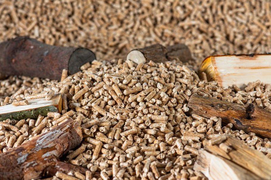 Pelletspreise im Mai kräftig gefallen: Jetzt zuschlagen oder abwarten? - wood pellets storage