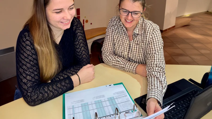 Hydrauliköl & Ersatzteile direkt auf den Hof mit Austria Motion