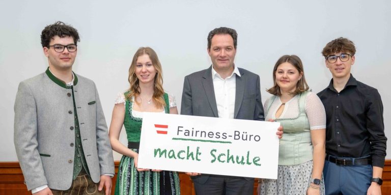 Schüler lernen faires Handeln