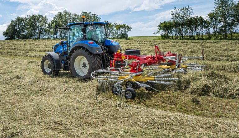Pöttinger TOP V 6520 C: Wendiger Schwader für hochwertiges Futter