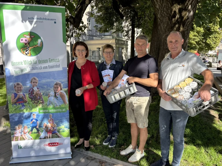 Weltschulmilchtag und Obmann-Wechsel: Oberösterreichs Schulmilch startet mit neuem Schwung ins Schuljahr